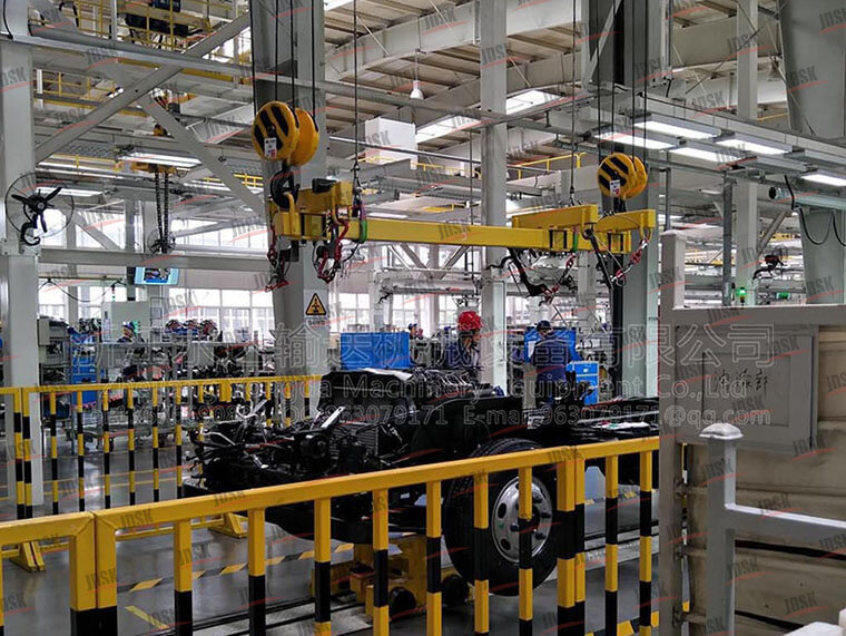 底盤上線吊裝機構(gòu)